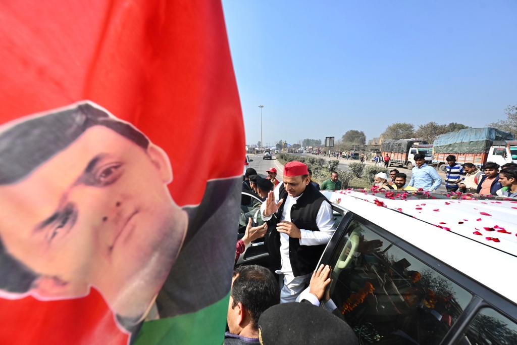 samajwadiparty's tweet photo. https://t.co/9TlEiJsAg6