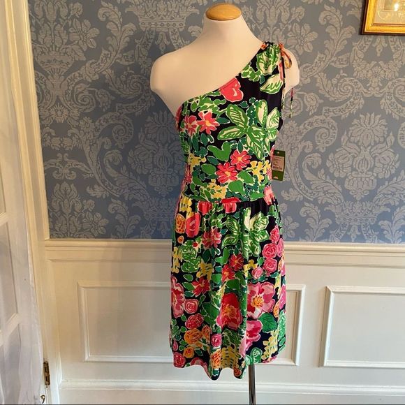 fruitgalthrift's tweet photo. So good I had to share! Check out all the items I'm loving on @Poshmarkapp from @claudiathomas5 #poshmark #fashion #style #shopmycloset #lillypulitzer #fashionnova: https://t.co/IGSOCMlmpq https://t.co/RL8hln1prv
