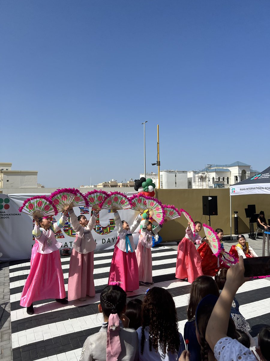 International Fay is in full swing. Performances from Korea and Spain so far.