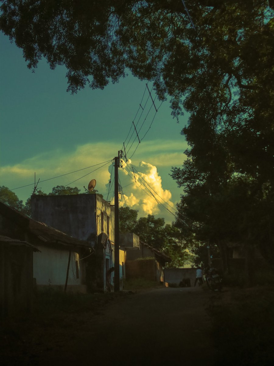 aesthetic afternoons be like..

have a beautiful weekend guys!