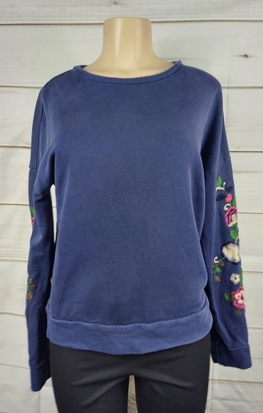 gigworn's tweet photo. So good I had to share! Check out all the items I'm loving on @Poshmarkapp #poshmark #fashion #style #shopmycloset #buffalodavidbitton #anthropologie #caslon: https://t.co/euk45xIq9b https://t.co/6APjRVtST7