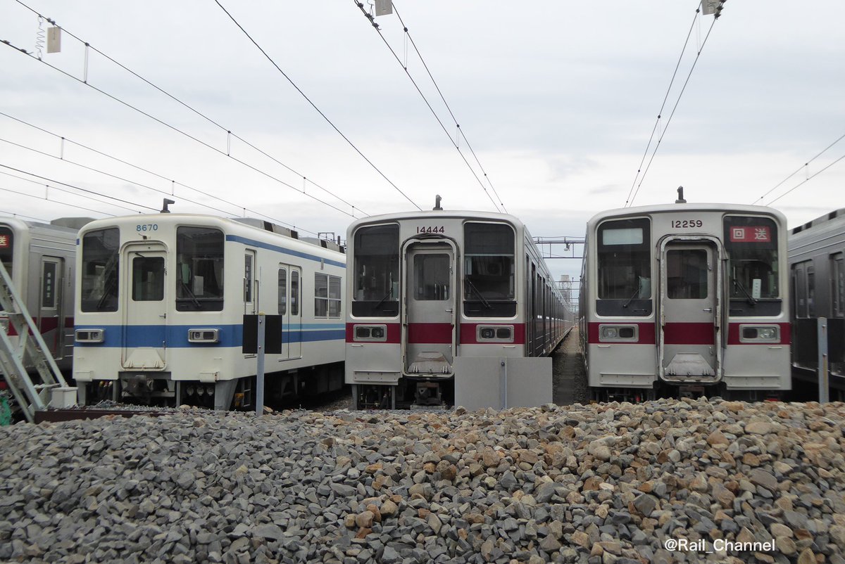 Rail_Channel's tweet photo. 2023.2.3の #春日部支所 その1
#8570F が #10030型 の休車編成の近くに移動(中吊り広告あり)。#8576F は午前中に車体洗浄

#8000系 #8568F #亀戸線 #大師線 #11251F #11256F #11259F #11444F https://t.co/95hwqWf6Ye