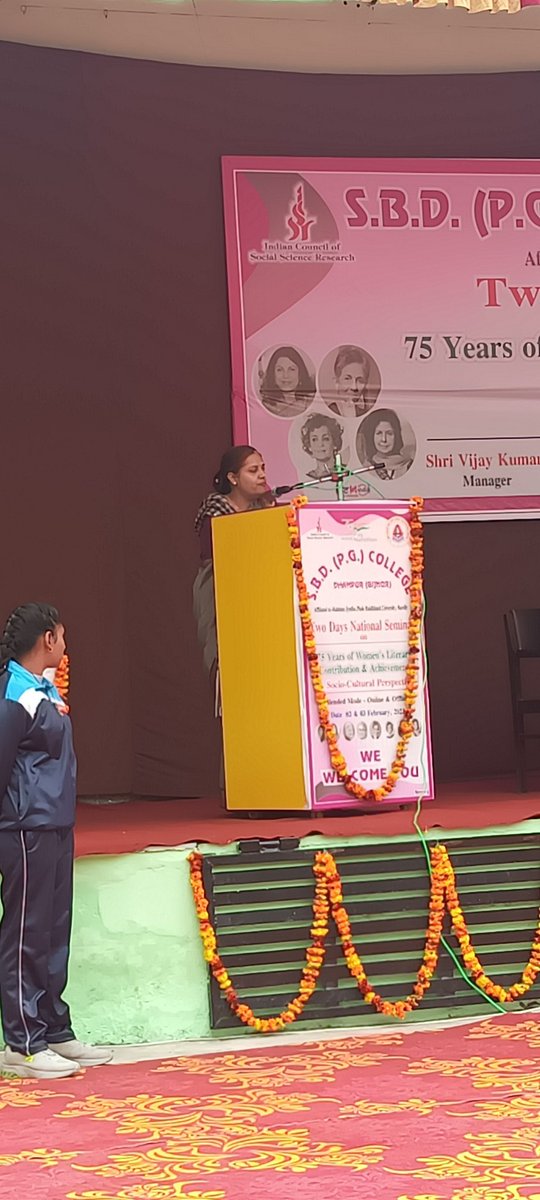 sbdpgcollege's tweet photo. अपने बच्चों को शिक्षित करो क्योंकि कलम में वो ताक़त है जो बड़े बड़े साम्राज्यों को उखाड़ कर फेंक देती है।
जो काम करोड़ो तलवारें नहीं कर सकतीं वो अकेले एक कलम कर देती है।-
SBD महाविद्यालय https://t.co/prZ2KbMMcc