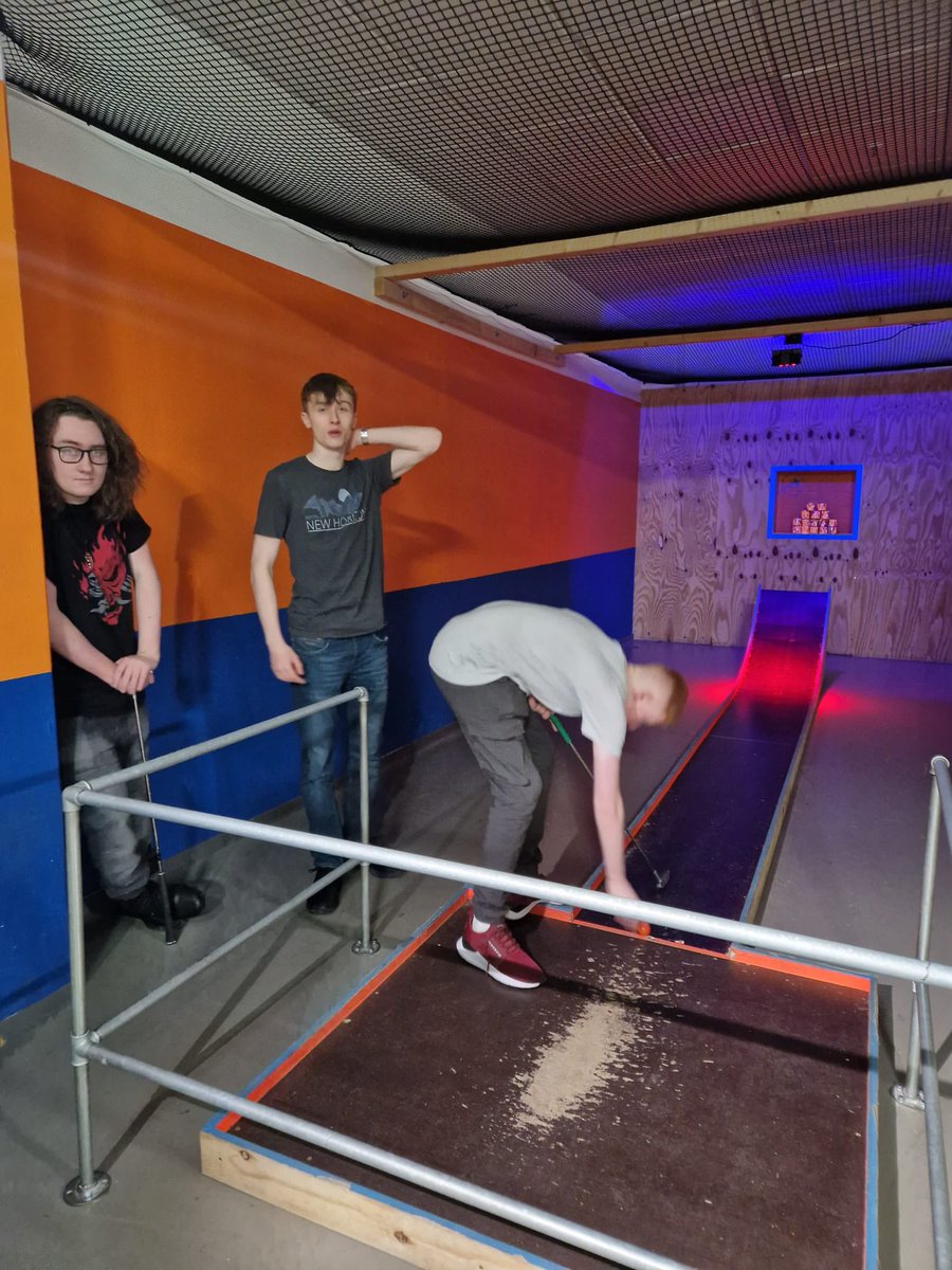 BHS_HistoryDept's tweet photo. BHS Berlin 2023 @BallyclareHigh Day2 Humboldt Park, Berlin Bunkers and Reichstag! #subwaysurfers https://t.co/D5rT46kVGP