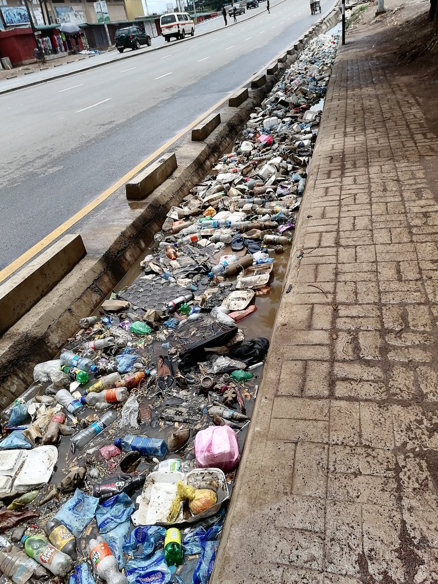 Futurecelebrit7's tweet image. Like and retweet if you want to see people being fined for lettering and peeing in the streets.

#EnvironmentalJustice #ForNature #ClimateJustice