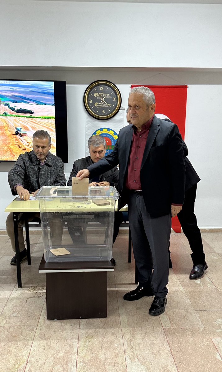 Batman ziraat odası başkanlığı seçiminde tekrardan kazanan Başkan Nizamettin Aydiş amcama başarılar diler çiftçilerimize hayırlı olsun

<a href="/ziraatodalari/">TZOB</a>