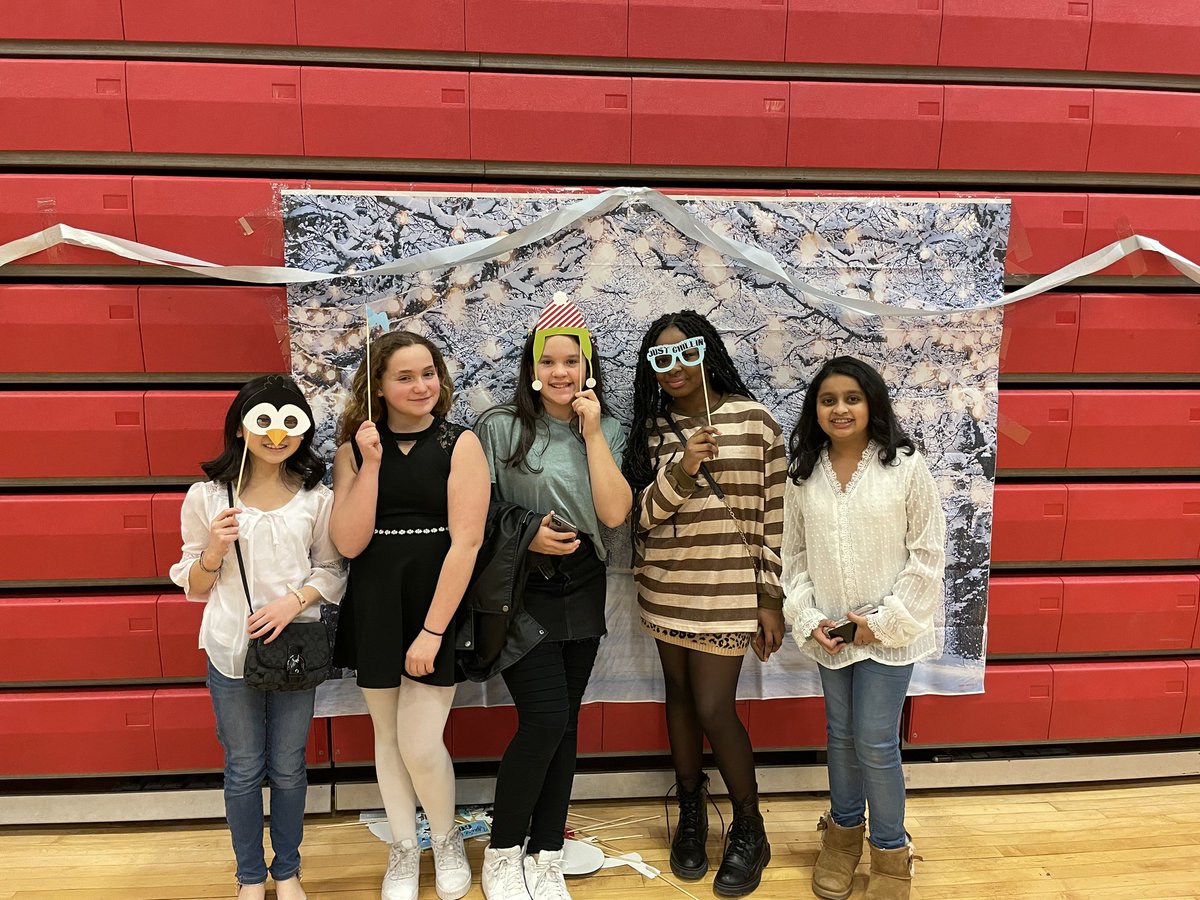 JanineKnopf1's tweet photo. @ms_woodland’s Winter Dance! ❄️ NJHS worked hard making snowflakes and turning the gym into a winter wonderland! https://t.co/UF80iEbBIJ
