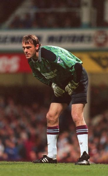 x west ham united nostalgia page boleyn badges tweet media