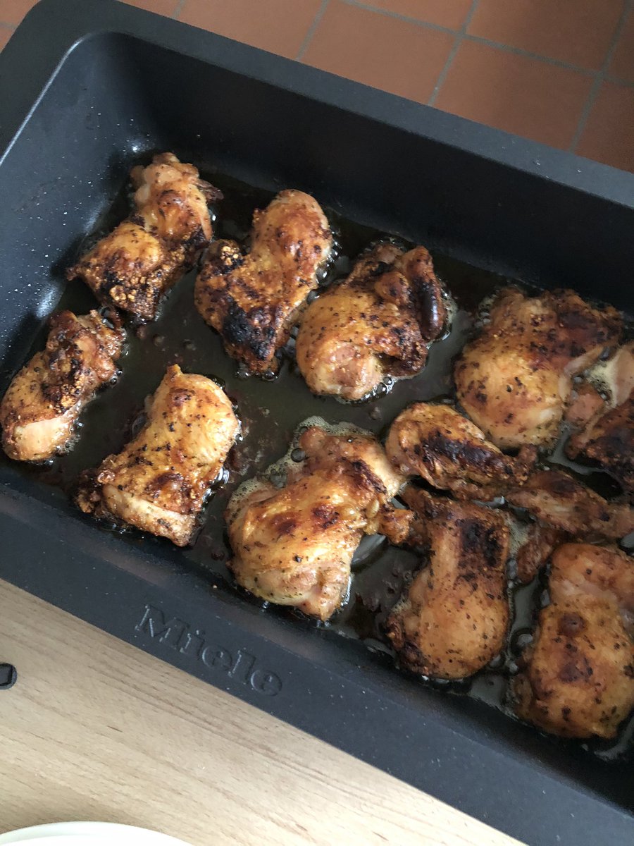 flow1893's tweet photo. Pollo Fino, Risotto und Ackersalat mit Pfirsich Vinaigrette 😍 #bestesleben https://t.co/9C6XS9E90t