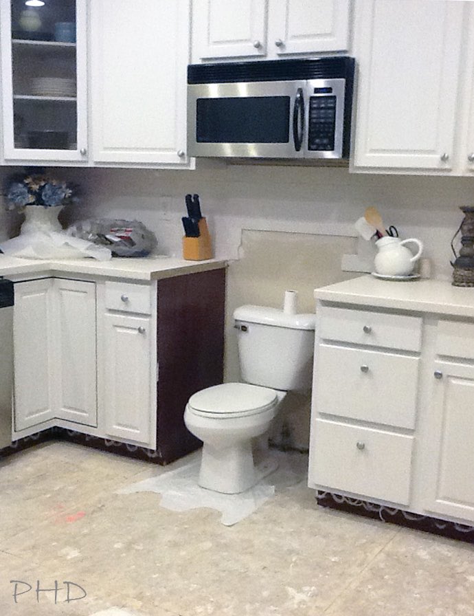 SmartLessFan's tweet image. The metrics are in and @SeanHayes and Scottie saved walking 17.4 round-trip miles in 2022 by putting a toilet in the kitchen.

Plumbing is galvanized steel and feeds directly into the mainline.