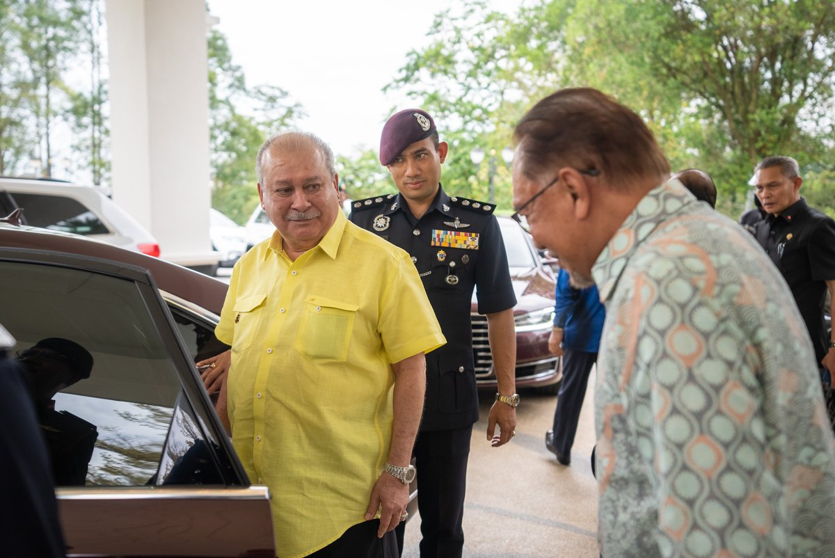 anwaribrahim's tweet photo. Menjunjung kasih atas kesudian DYMM Sultan Johor, Sultan Ibrahim Ibni Almarhum Sultan Iskandar berkunjung ke Seri Perdana hari ini.

#MalaysiaMADANI

Foto: Royal Press Office https://t.co/UCmMyA7ctN