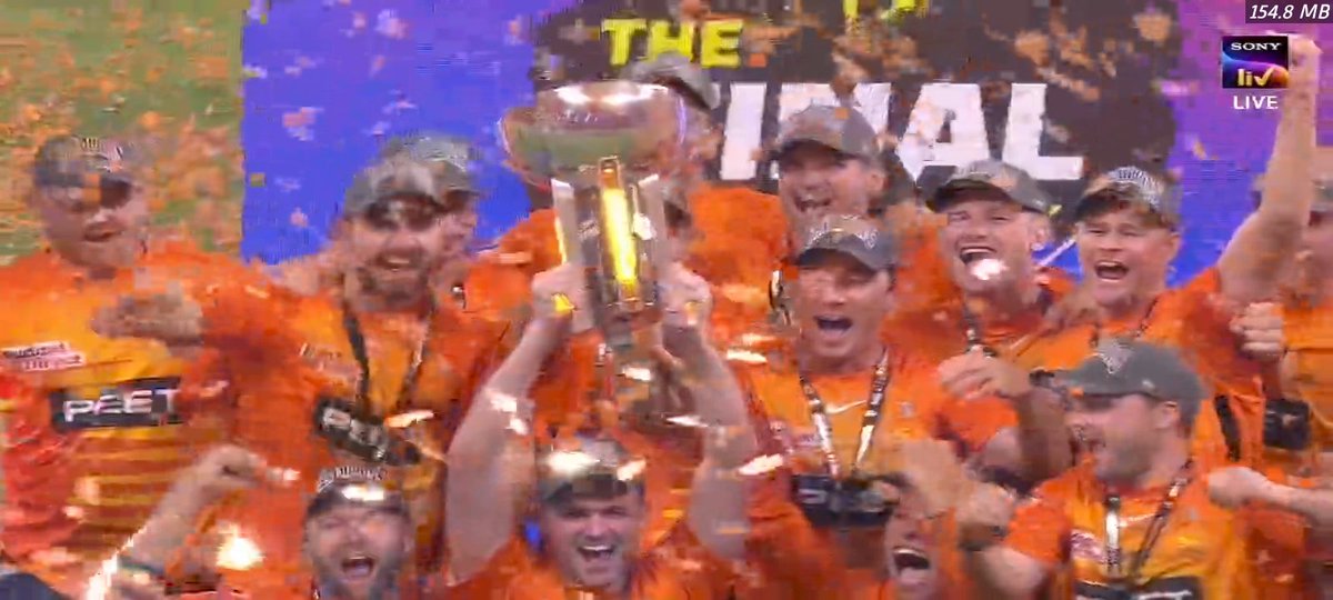 Pranaya_ghimire's tweet photo. Congratulations 🎊 👏 @ScorchersBBL for claiming 5th @BBL title. The grand finale was full of thrill as match goes down the wire to the last over. A maximum and a boundary was all perth needed to claim yet another title.
#BBL12Final
#PerthvsHeat
#CricketTwitter https://t.co/Tx1sH1nhTo