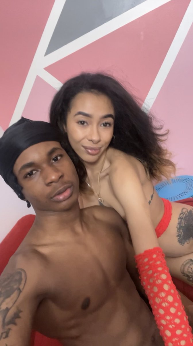 OnlyMaxxii's tweet photo. Chilling with 🤩 @KalaniLuana_3X @WhoaBoyz_xxx https://t.co/xug5omUlaB