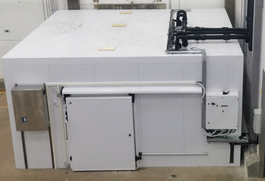 AcousticExtra's tweet photo. Last week the AEF freezing chamber has been assembled. 100kW of cooling capacity for high-quality freezing of 20 tons / 24 hours of sliced meat sausages for pizza toppings.
 #meat #pizza #sausage https://t.co/DJkjrDf7Ps