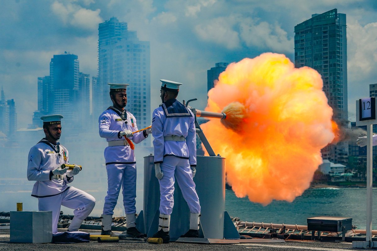 Sri Lankan Navy personnel conduct a gun salute for the 75th Independence Day in Sri Lanka. 🇱🇰

Sony A9ii + Sony 70-200mm

1/6400s | f/9 | ISO 640 | 89mm

#CameraLK #SonyAlpha
