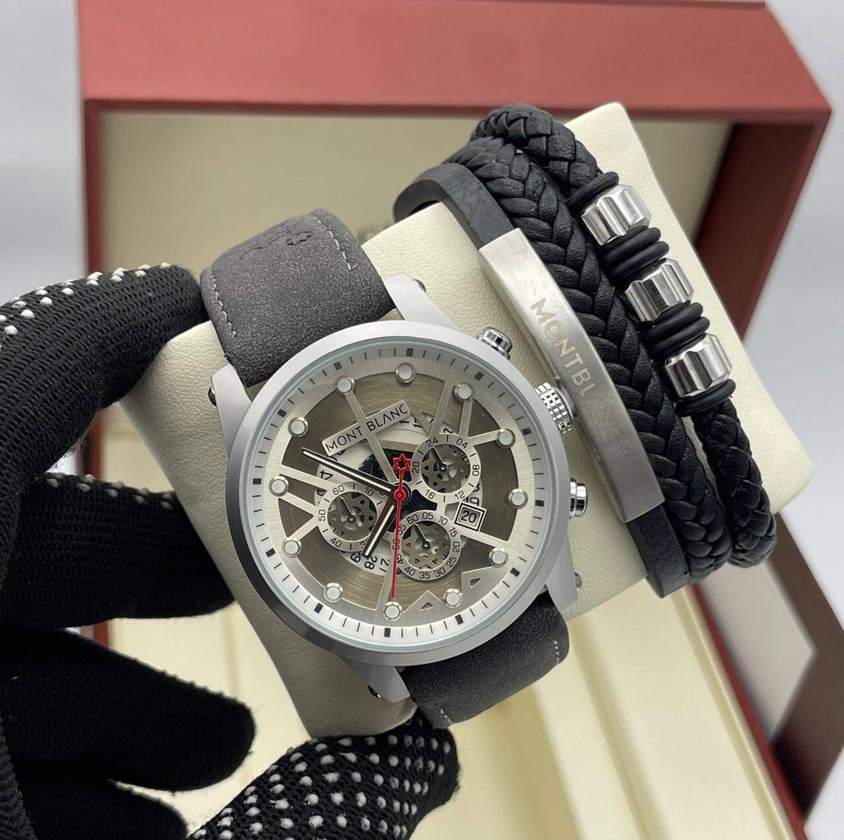 quatchstore's tweet photo. Montblanc
Watch and bracelet
Price: β¦13,000
Nationwide Delivery π
Place your order
#wristwatch #malewatch #Valentinegift #Quatchstores #watches #Nigeria https://t.co/FtMSv1jI6y