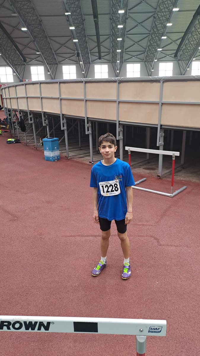 Bursa'da düzenlenen 16 Yaş Altı Türkiye Salon Atletizm Şampiyonasında okulumuz öğrencilerinden Yiğit Karaerkek  60 metre engelde final koşmaya hak kazanmıştır.
Öğrencilerimizi tebrik eder başarılarının devamını dileriz.