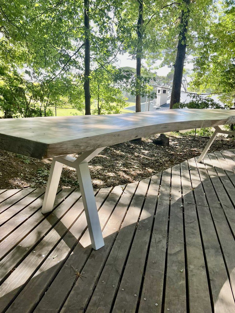 ConeyTimbers's tweet image. Live edge just made! 3m dining room table - only one in the world! #liveedgetable