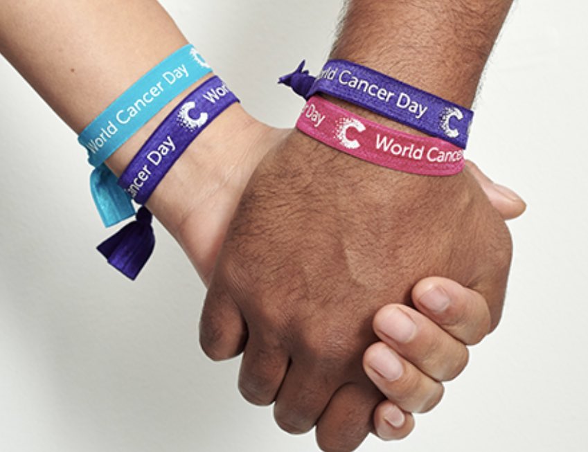 CRUK_Blackheath's tweet image. 💥Today we #StandUpToCancer on #WorldCancerDay_2023 👊

Please buy a #Unityband &amp;amp;/or a #raffle ticket ~ support this great campaign &amp;amp; help us to raise awareness 4 prevention, cure, treatment, support &amp;amp; so much more. Thank you 🧡🖤💙🤍🧡🖤

@CR_UK @SU2CUK #blackheath #se3 #WCD2023