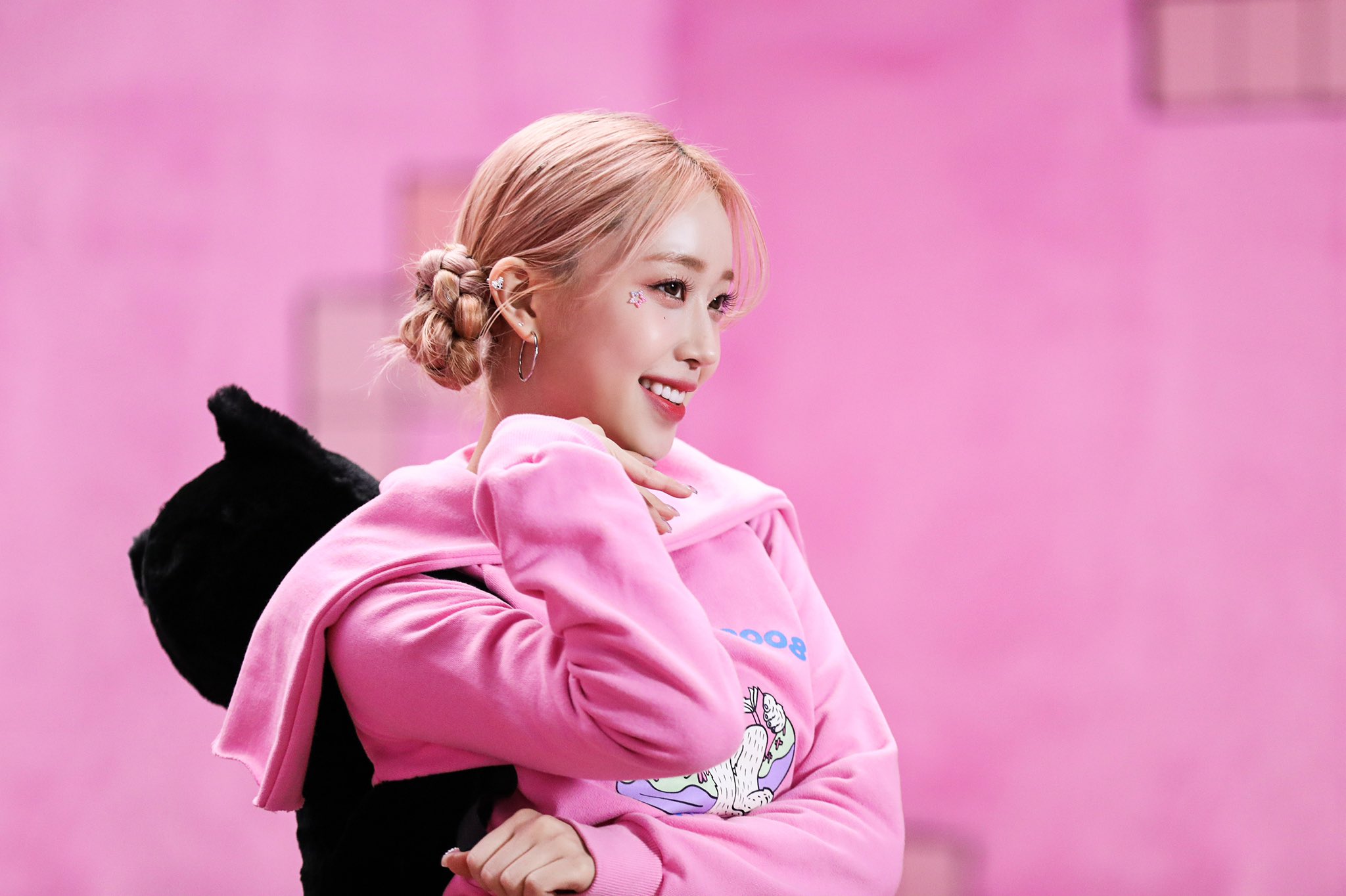 FoHGmt_aQAEPtXM?format=jpg&name=large