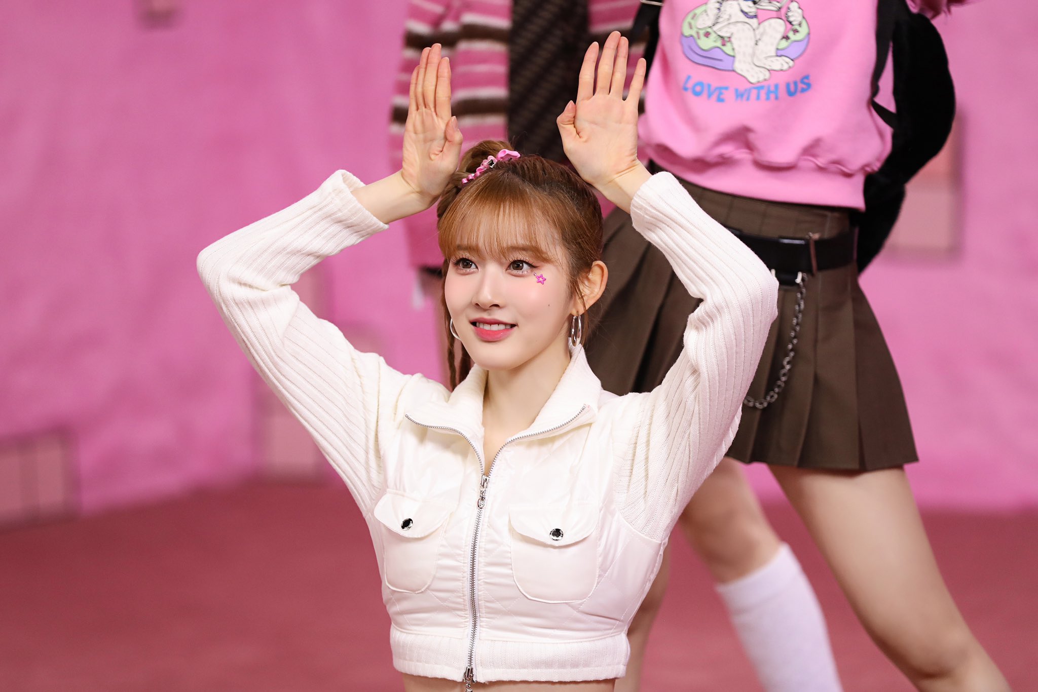 FoHGmuDagAIvQXj?format=jpg&name=large