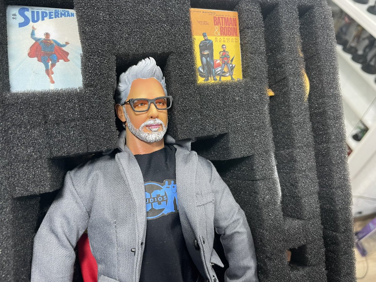 jolivarestolosa's tweet image. Buenos días! Os acordáis cuando conseguimos que James Gunn viera la figura custom que le hemos hecho y nos dijera dónde enviársela? 
Claro, porque fue ayer. 🤣🤣
Me voy a currar en la casa nueva, buen finde a todos!!!