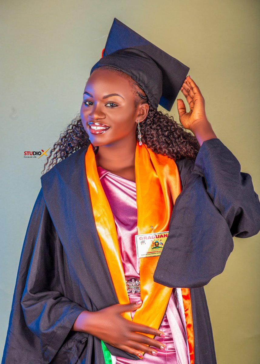 StudioX_Uganda's tweet photo. “An investment in knowledge always pays the best interest.” Congratulation!!
.
.
.
#graduation #graduationday #classof2022 #graduationpictures #graduate #universitygraduate #congratulations #Makerere #MUK #MAK #versity #grad #timeflies #howdidwegettheresofast #bff #bestiesforlife https://t.co/6ZQjPqraxb