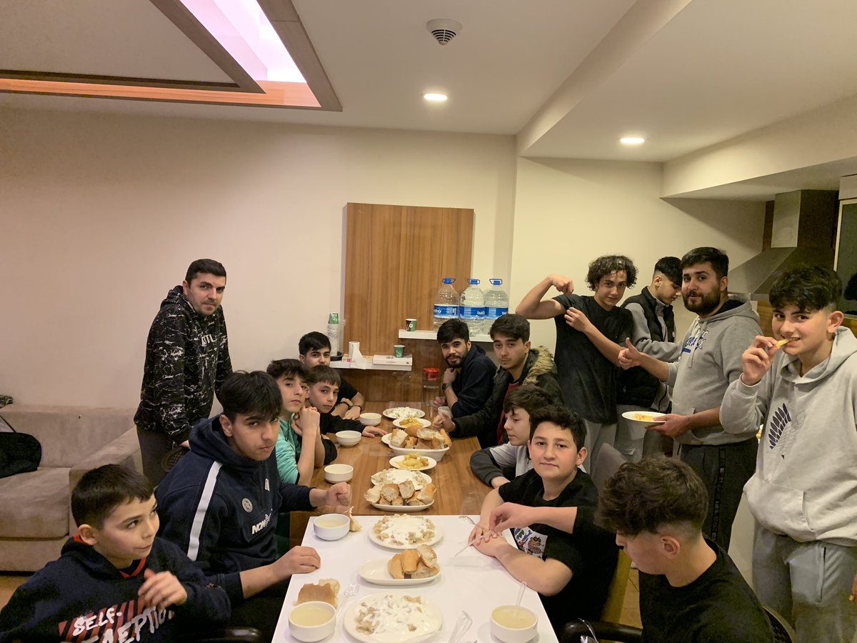 agdbeyoglu1's tweet photo. “Bir Olursak Başarırız”

Ara dönem çelikleşme kampımızın ilk gününü Sakarya Taraklı Termal Otel de gerçekleştirdik. 

@agdorgtr 
@agdistanbul 
@agdortaokullar 
@agdistanbulliseler 
#agdbeyoglu 
#taraklı https://t.co/lDmlzdqu2w