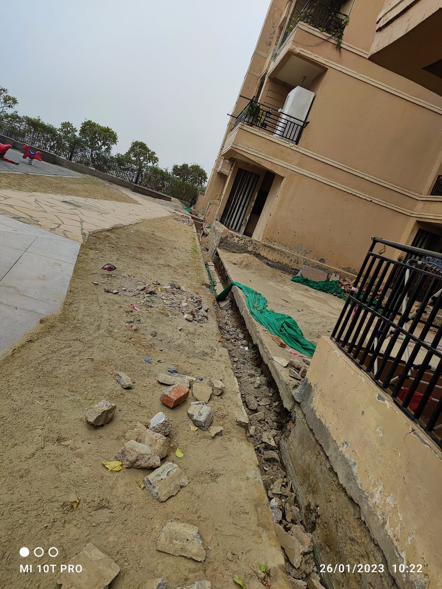 sujeet85's tweet photo. @CMOfficeUP @PMOIndia @NandiGuptaBJP @HMOIndia @ChiefSecyUP @UPSIDA 138 reminders in your office but no action on top of it some BJP workers are openly supporting builders, what is this relationship called. Why should we opt for a party which supported corrupt builder @MigsunLtd https://t.co/NKIdBWghVe