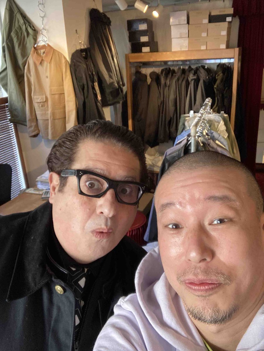 LampaTokyo's tweet photo. 普段こういう事はしないのですが、あまりにテンションがあがり一緒に撮って頂きました。色々お話しさて頂き楽しかったです!ラファエルさん、有難うございました!#raphaelsebbag #unitedfutureorganization #acidjazz #talkinloud #ververecords #legend #remixmagazine
6分前 https://t.co/ZEuyTjp9hM