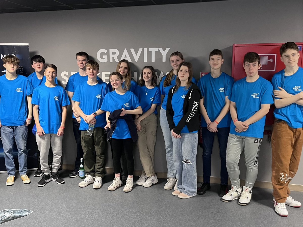 Blue team are a bit green after the gravity wall! <a href="/eurospacecenter/">Euro Space Center</a>