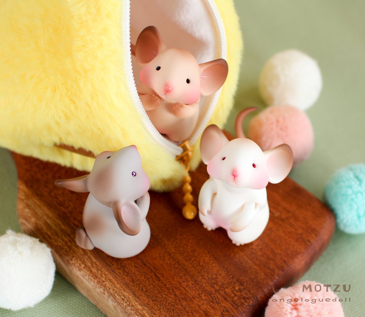 angeloguedoll's tweet photo. 🎈RT이벤트🎈

꼬마 쥐 [모쯔-MOTZU]가 곧 출시됩니다!🐭

계정을 팔로+알티 해주세요. 원하시는 스킨의 모쯔를 선물로 드려요🎁💝

▶️ 선주문 기간 : 2/6 (19:00) ~ 2/8 (19:00)
▶️ 당첨자 발표 : 2/8 (21:00)

모쯔의 더 많은 사진은 블로그에서 확인하실 수 있습니다😘💕
https://t.co/SAFxGdKiNC https://t.co/0XEEa6mZdJ