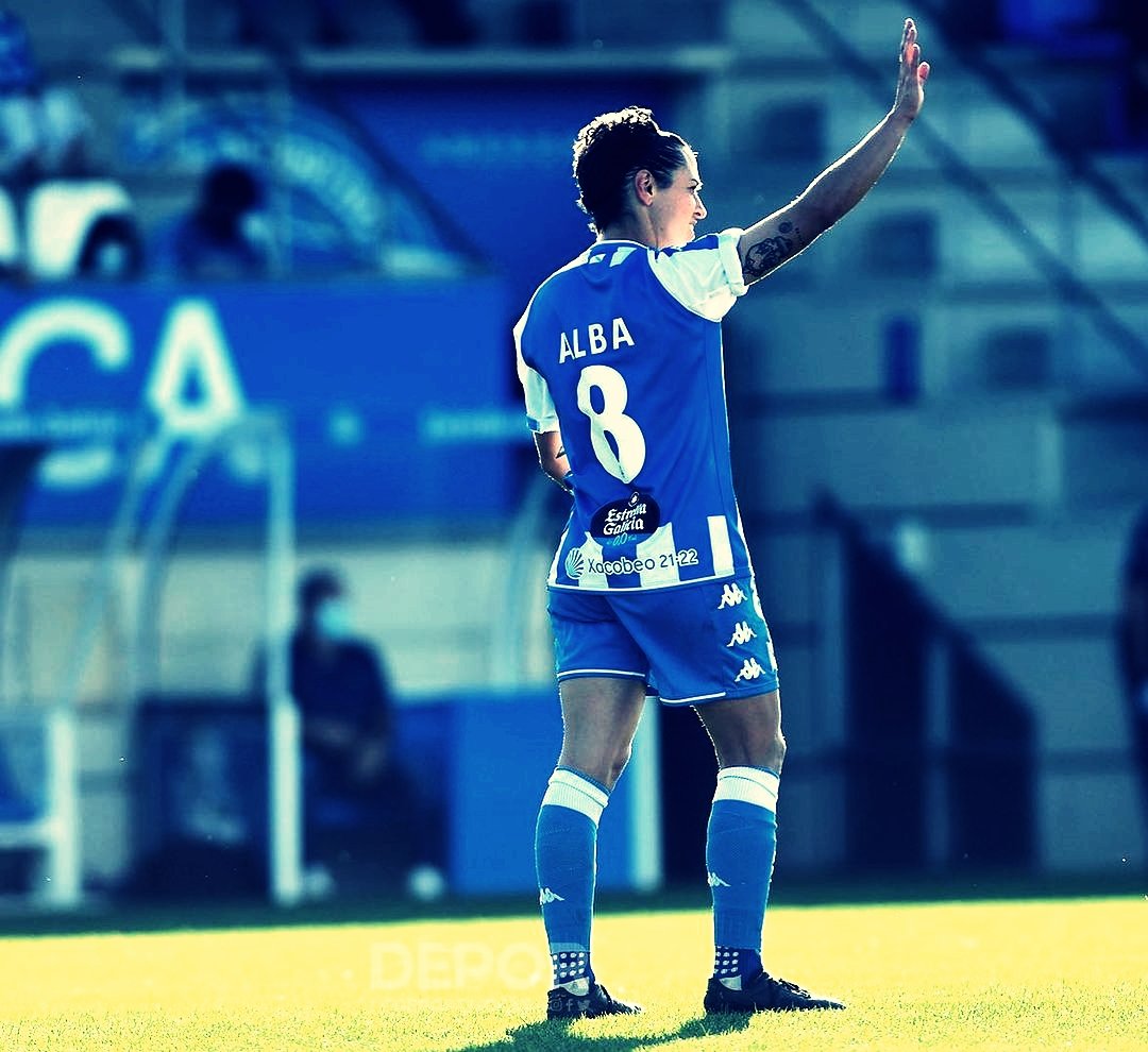 SpheraSports's tweet image. La pasada semana anunció su retirada, pero no pudo despedirse en el césped. 

Sirvan estas líneas como homenaje a @albameri10 💙

Gracias a:

@Estefanialima_8 
@Jennihermoso 
@Olga9Garcia 
@nereap10 
@ManuSanchez04 
@IrisArnaiz 
@jonee_1997
@ainizebarea

spherasports.com/alba-merino-de…