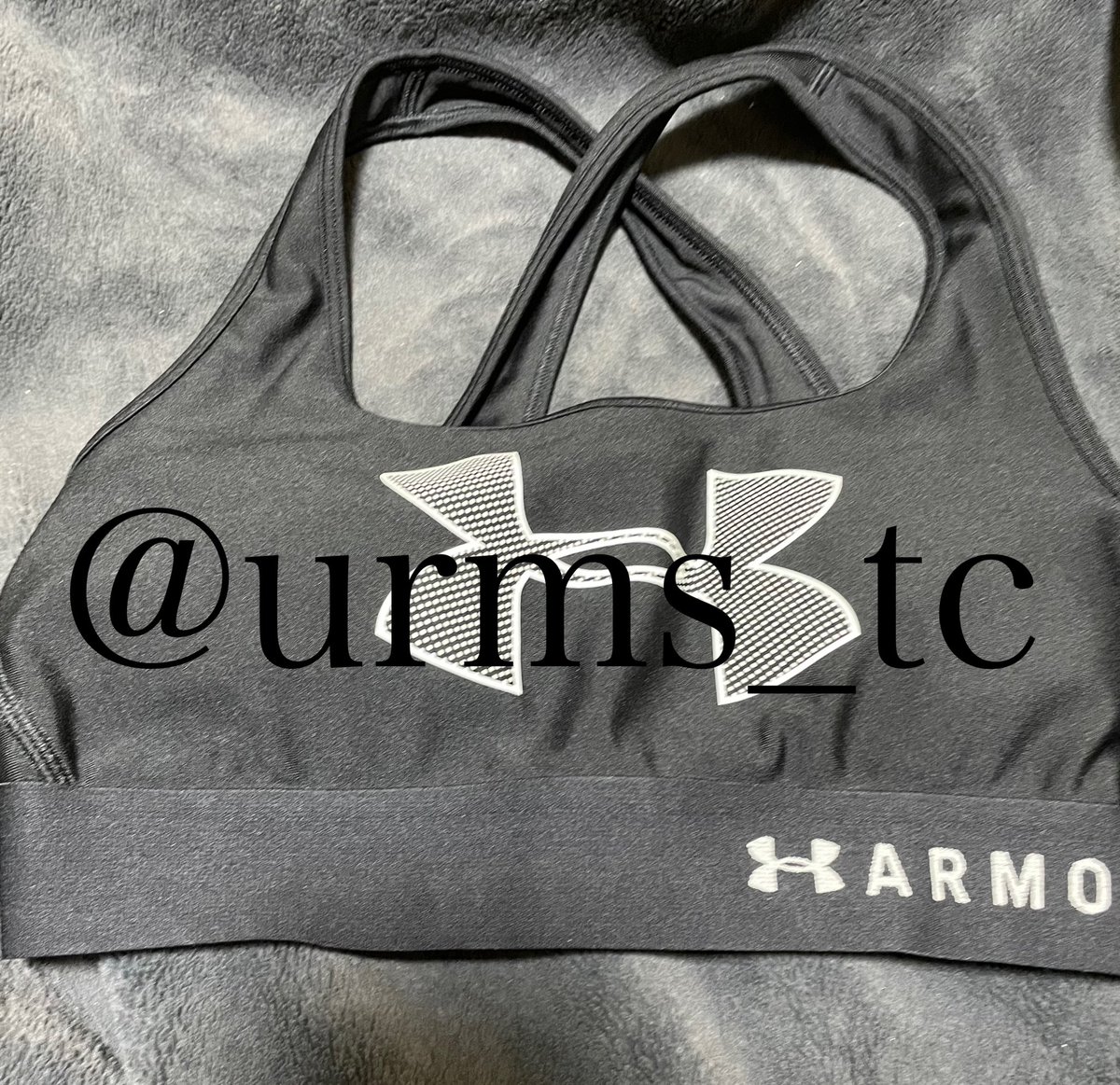 urms_tc's tweet photo. 私が陸上部の時使用してたスポーツ用のブラトップ売ります！
大会の時使ったりしていたものなので使用感は少ないです😌

¥4000+送料 〜 (即決あり

返信は数日お待ちください！
非常識な方には気持ちよくお渡しできそうにないので取引は遠慮させていただきます。

スポブラ 売り子 部活 ブラジャー https://t.co/5B4uxYQWL4