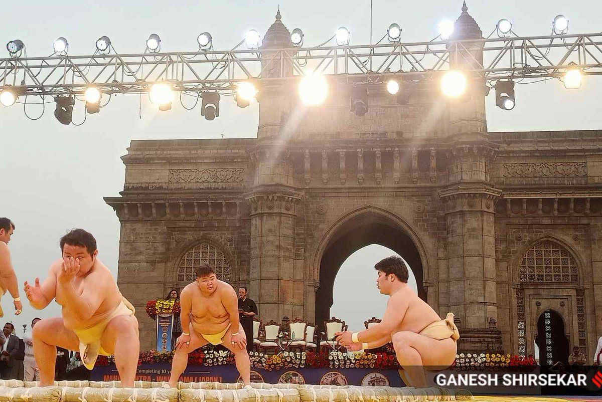 ExpressImages's tweet photo. #InPics | Sumo wrestlers at Gateway of India during Indo- Japan MOU signing program on Friday. #ExpressPhoto by 📸 Ganesh Shirsekar https://t.co/hGikFPOUxG