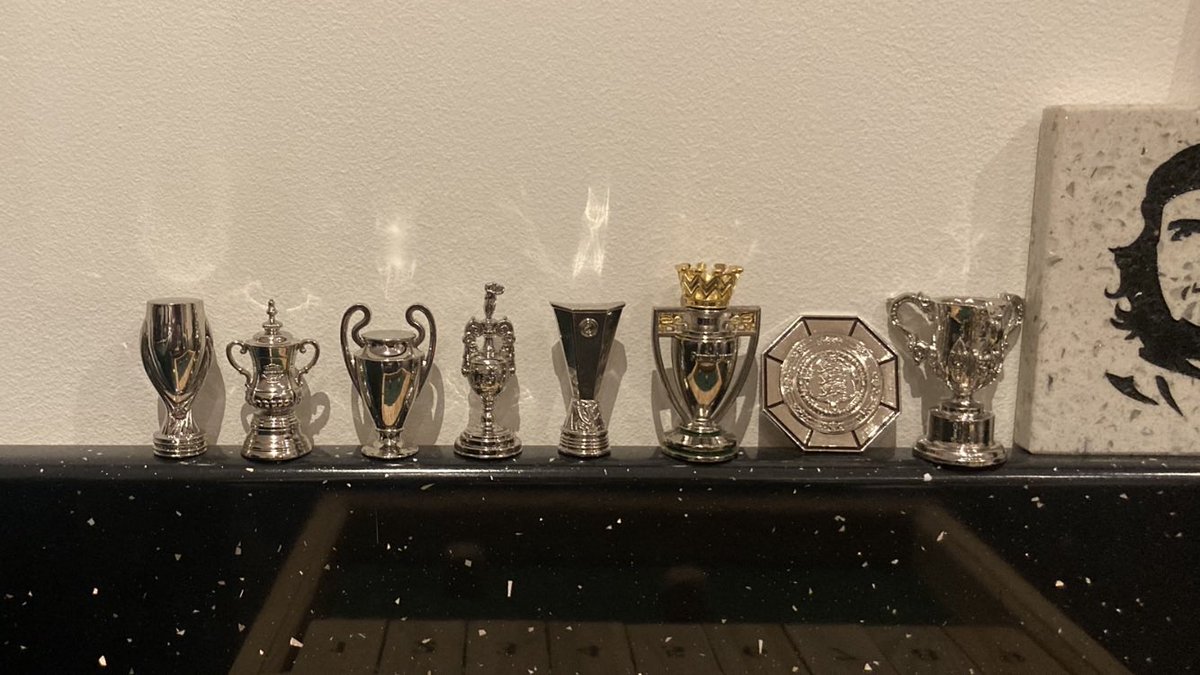 Avolfc's tweet image. Boss these 👌🏼 nice1 @dframesyork @Liverpoolbadges will keep my eye out for the display case