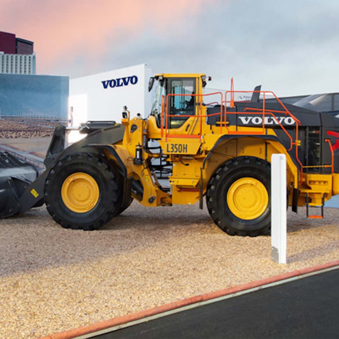 VolvoCEGlobal's tweet image. Join Volvo at CONEXPO - From Anywhere! With just over a month to go, are you ready for CONEXPO? We summarized the best ways to experience the Volvo booth whether you're in Vegas or at home: ow.ly/mCCZ50MISwK
#VolvoCONEXPO #CONEXPO2023 #CONEXPO