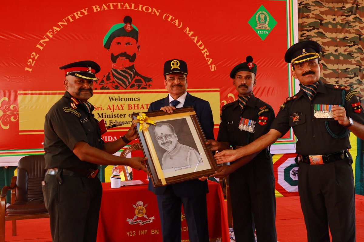 AjaybhattBJP4UK's tweet image. आज कोझिकोड में सेना की 122 इन्फैंट्री बटालियन (प्रादेशिक सेना) के सैनिकों से बातचीत की और उन्हें संबोधित किया..