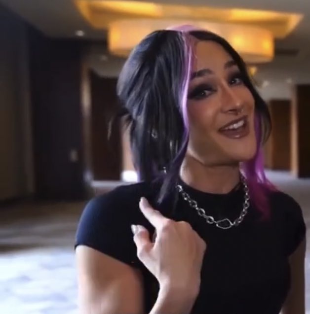 LethalizedKicks's tweet photo. @REDDEATHDG 

new hair same badass girlfriend to Dani Garcia.

PS. My boyfriend is a fantastic photographer. https://t.co/wNhsHbo1sa