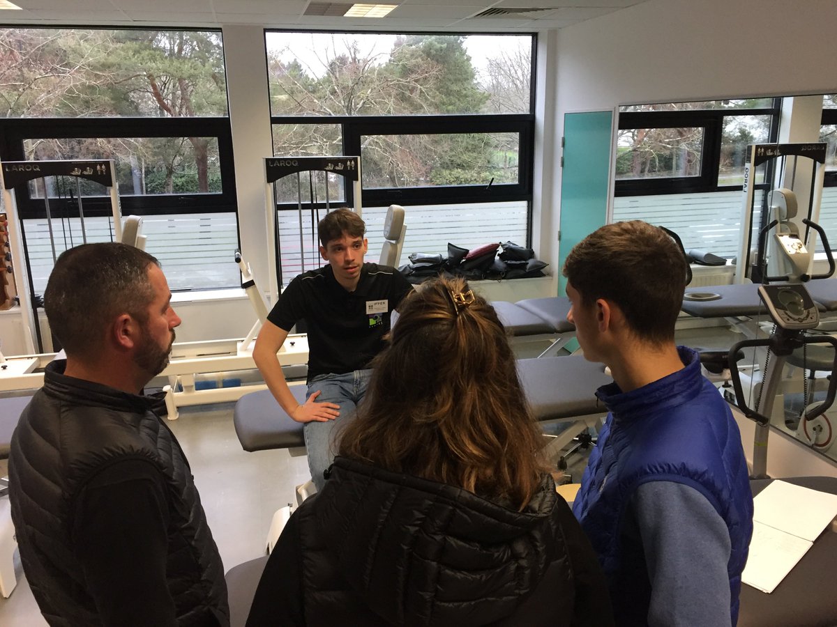 IFPEK_Rennes's tweet photo. 📽 En direct de l'IFPEK ‼️
😀 Nous sommes ravis d'ouvrir aujourd'hui nos portes 🚪 pour faire découvrir les trois formations 👩🏫 paramédicales de l'institut : Ergothérapie, Masso-Kinésithérapie et Pédicurie-Podologie.
#IFPEK #JPO #JPO2023 #kine #ERGO #podo https://t.co/mCFJ3bDOw0