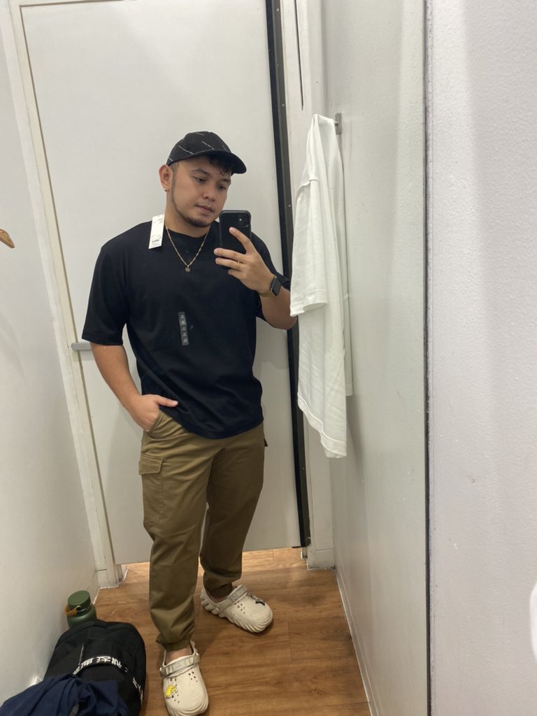 Kito🐻 on Twitter "Cargo pants era"