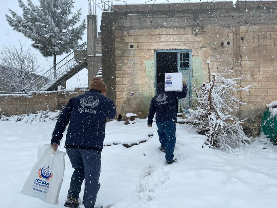 YViransehir's tweet photo. İhtiyaç sahibi ailelere yönelik gıda yardımlarımız devam ediyor. İyiliğe destek olan hayırseverler kardeşimize teşekkür ediyoruz. https://t.co/yWSuSgG0lo