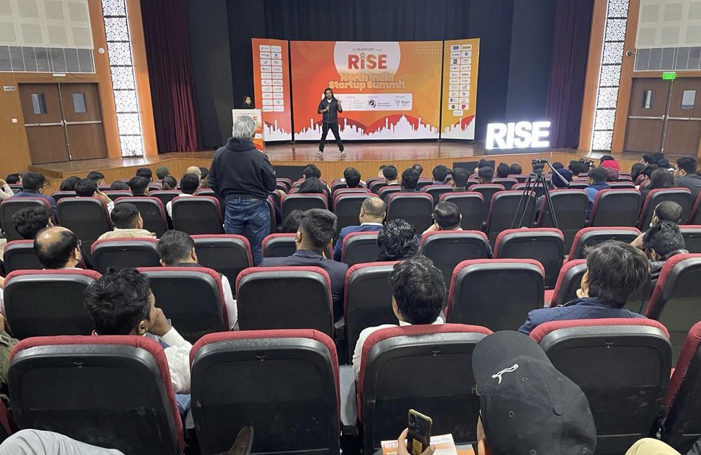 So much fun chatting with #Headstarters this morning! And talk a little about <a href="/leverageedu/">Leverage Edu</a> <a href="/flydotfinance/">Fly Finance</a> 

* Was a <a href="/Headstarters/">Headstart Network</a> volunteer between 2007-09, had an opportunity to host <a href="/sbikh/">Sanjeev Bikhchandani</a> Sir, <a href="/DeepKalraMMT/">Deep Kalra</a> Sir, <a href="/singlaank/">Ankur Singla</a> bhai &amp; others during that time .. glorious days!