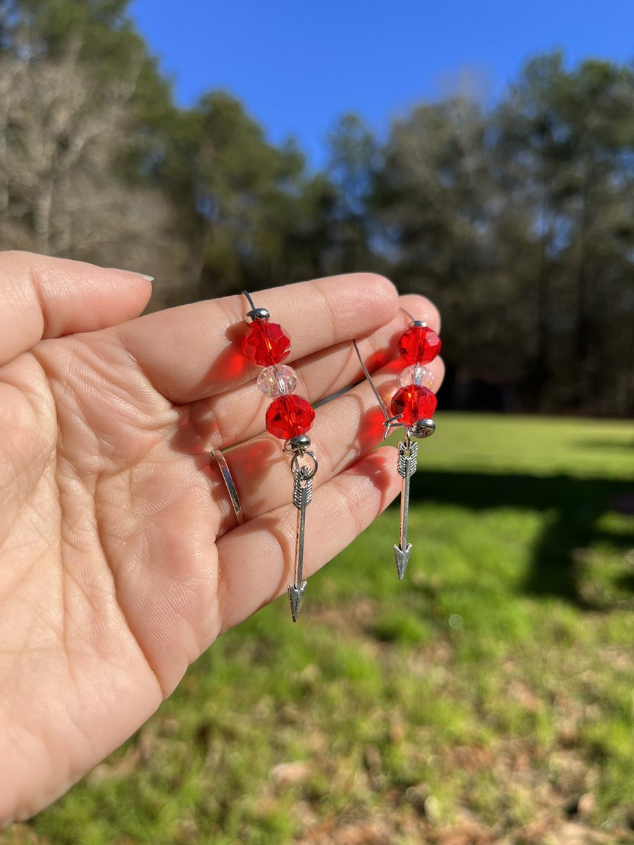 💘New valentines earrings💘 - cute dangle MOM earrings $10 - pink heart earrings $10 - cupids arrow hoop earrings for gauges as well $8 💘feel free to dm to purchase💘 ✨RETWEET TO SHOW SUPPORT✨