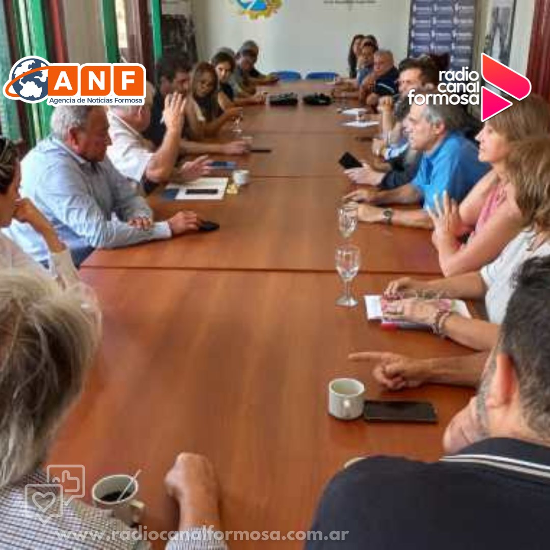 radiocanalfsa's tweet photo. 🔴 #Formosa presente en reunión de la CGERA.
.
.
.
.
#RadioCanalFormosa #NormaRios #Empresaria #Confederación #República #Argentina #CGERA #Vicepresidenta #Federación #Económica #Sector #Economía #Social https://t.co/jCyyxtzBvM
