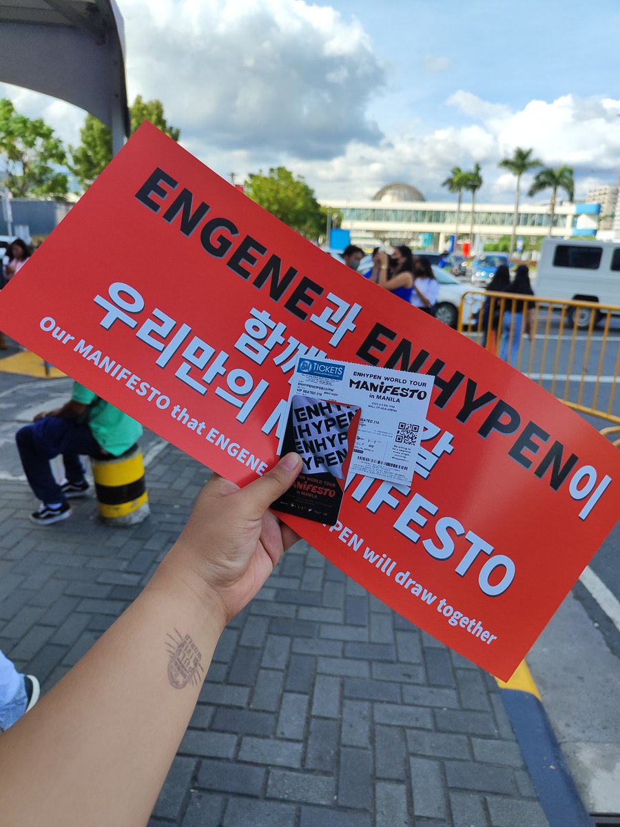 maydaycart's tweet photo. manifesto in manila ✨ https://t.co/FM92pVGtLB