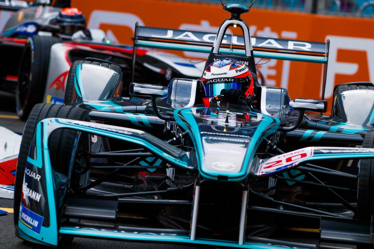 tobiw_apex's tweet photo. Race 3⃣5⃣ in #ABBFormulaE history was the second round of the 2017 #HongKongEPrix. A race notable for many reasons: It was started behind the safety car due to a failure of the starting lights🚦, winner Daniel Abt got DSQ &amp; Mitch Evans scored the first podium for Jaguar. #FEStats https://t.co/fFjxCyyE4H