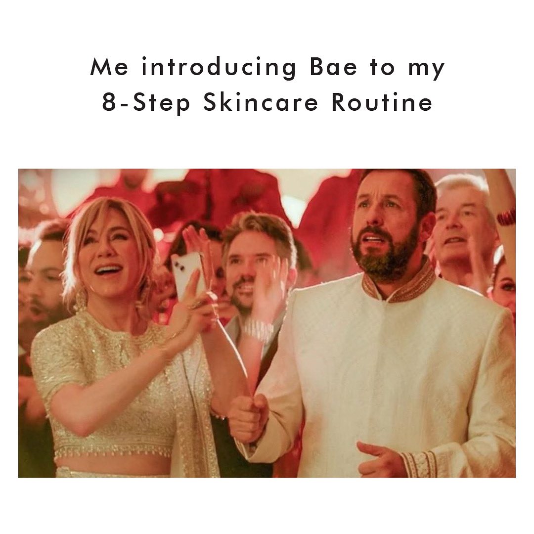 ccofficialindia's tweet photo. 𝙉𝙤𝙬 𝙩𝙝𝙖𝙩’𝙨 𝙖 𝙘𝙖𝙡𝙡 𝙛𝙤𝙧 𝙖 𝙘𝙚𝙡𝙚𝙗𝙧𝙖𝙩𝙞𝙤𝙣🥂

Especially when the skincare products are unisex, for Bae &amp; You😉

#consciouschemist #murdermystery2 #ManishMalhotra #jenniferaniston https://t.co/RlAmyp1Gpj