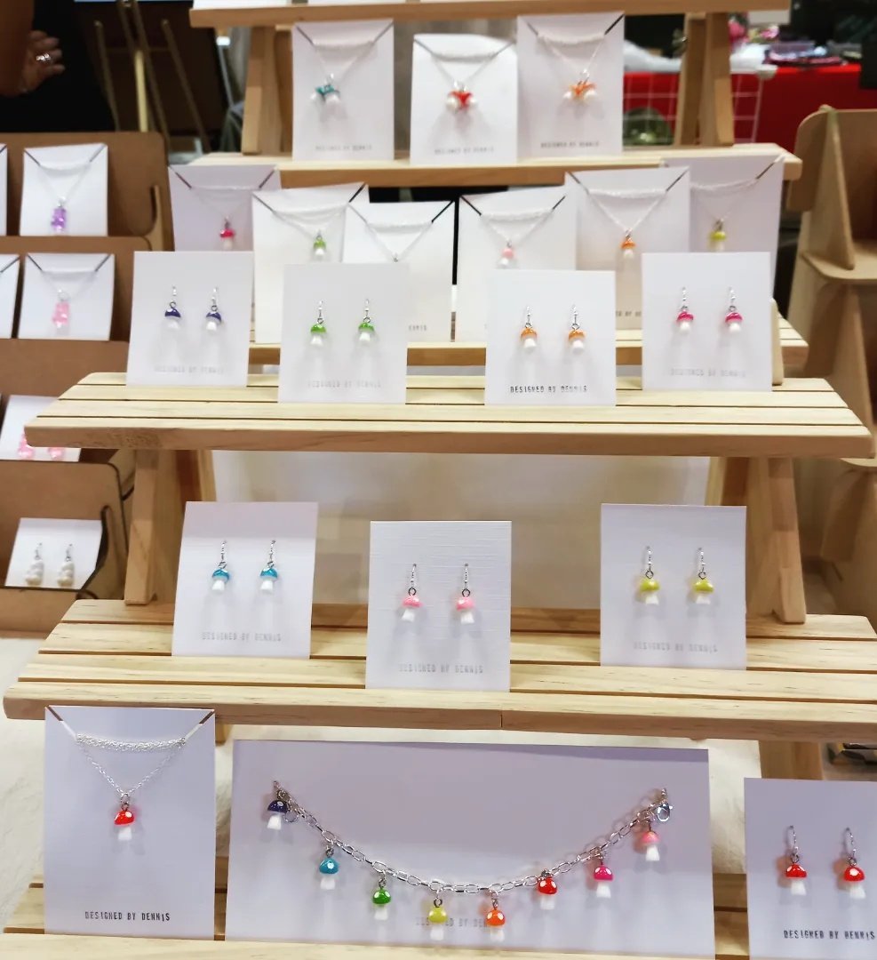 DsignedByDennis's tweet photo. Looking for something to do today. Come to Lea Village Hall. Lots of great crafters and more. #craft #supportlocal #supportcrafters. https://t.co/k1GAaKRv9e