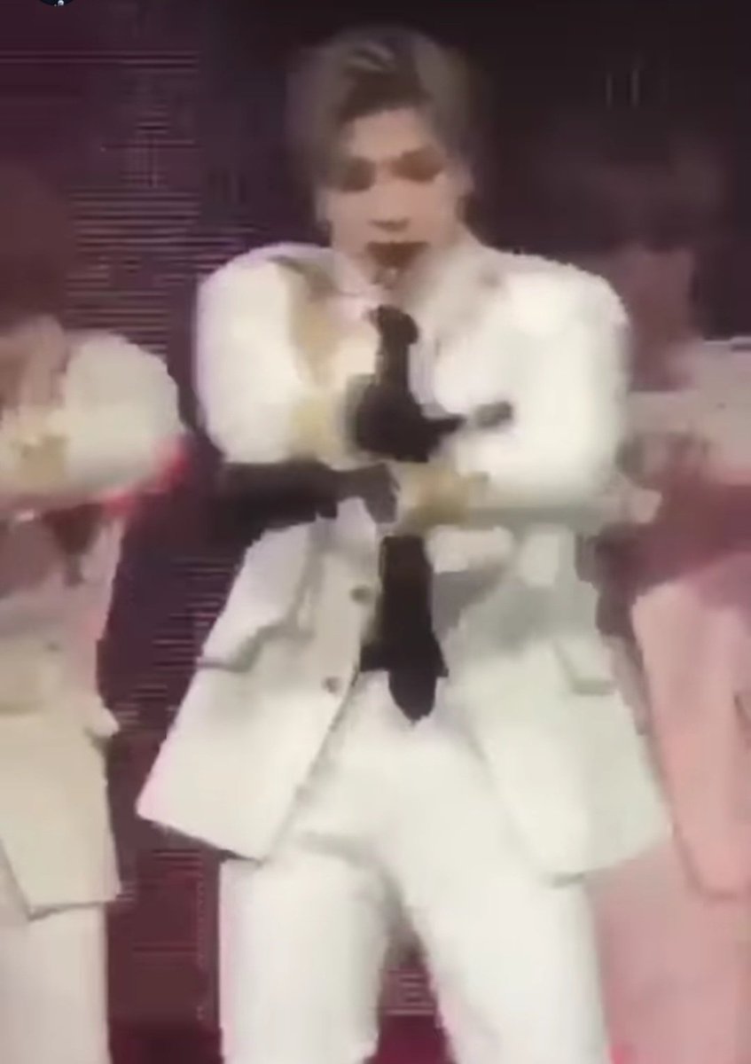 cookie13877351's tweet photo. THE LEGENDARY 5 WHO WOKE UP & HIT THE FLOOR LIKE HE WAS SHOCK 5 YEARS AGO? UNTIL NOW HE ALWAYS PRAISE AND STAN IN HIS STAGE PERFORMANCE 🙌 👏 ✨️ 💓
@konnect_danielk
#kangdaniel
#danityfam
#firstparadeingermany https://t.co/i9aCh6BDIi